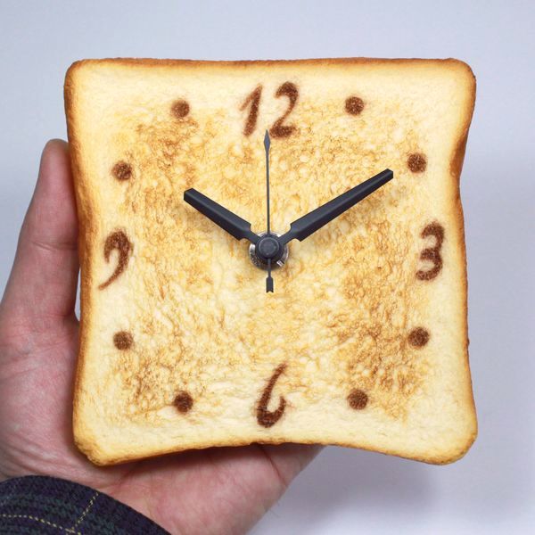 トースト時計 – 間違えてカジラナイヨウニ…